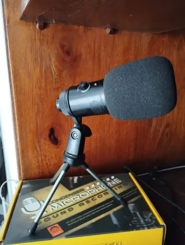 Microfone Condensador USB Mesa com Tripé - Stream/Podcast