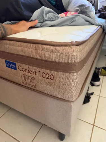 Cama box com colchão de molas de solteiro