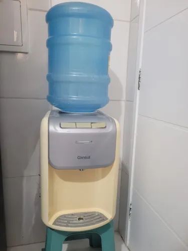 Bebedor de água de mesa gela água de compressor