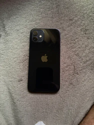 iPhone 12 128GB com 71% de saúde de bateria