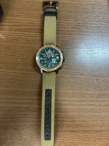 Relógio citizen Skywalk eco- drive e e feito de aço inoxidável e muito bem preservado