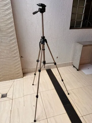 Tripé Profissional Universal Para Celular e Câmera e Filmadora 1,70M