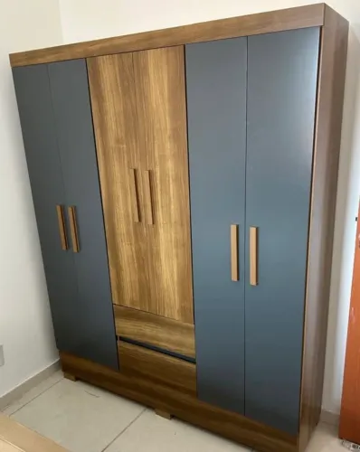 VENDO GUARDA-ROUPA 