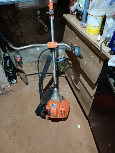 Roçadeira a gasolina