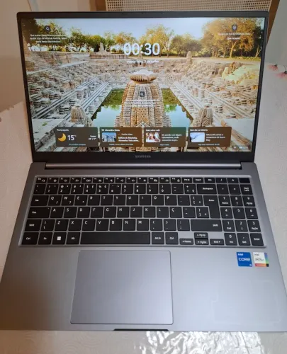 Samsung Book4 i5, 16GB RAM, SSD 512GB