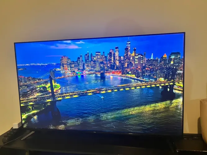 Vendo TV TCL 50P635 com apenas 1 ano de uso