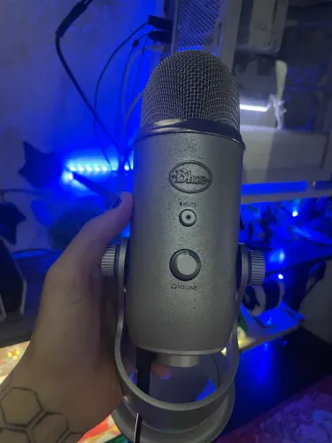 Microfone Blue Yeti ( USB )