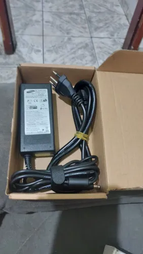 Fonte de Alimentação 19v para netbook Samsung