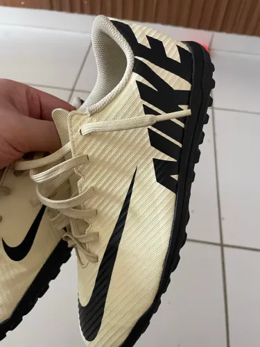 Chuteira Nike novinha