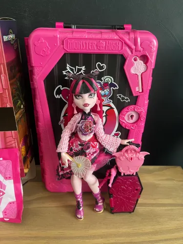Monster high Draculaura Oasis