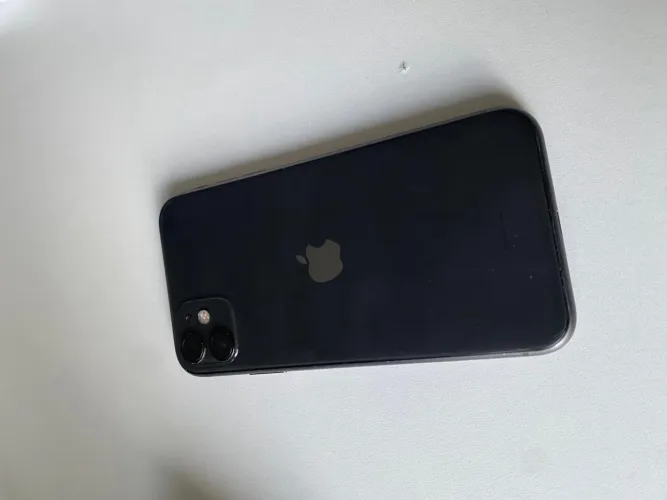 iPhone 11 impecável só 699,