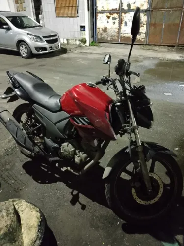 FAZER 150 2015 VERMELHA 8.500,00