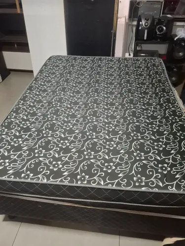 Cama Box com colchão