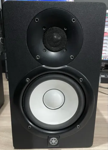 Par de monitor yamaha HS5