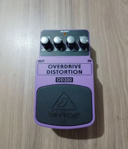 Pedal behringer od300 