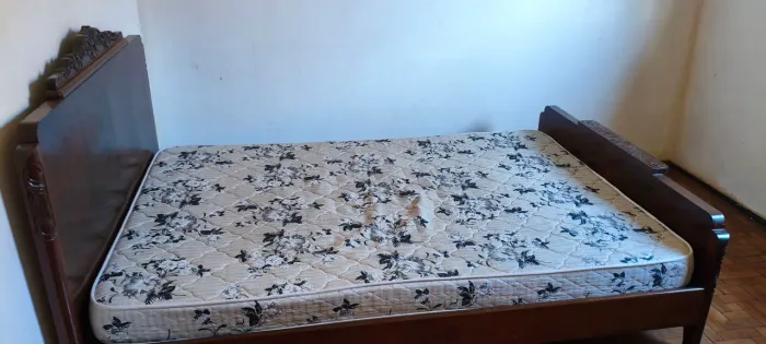 Cama antiga usada=Não pague pelo site / Só direto