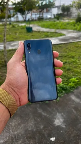 Samsung A30, 64gb aparelho conservado, ideal para quem roda aplicativo