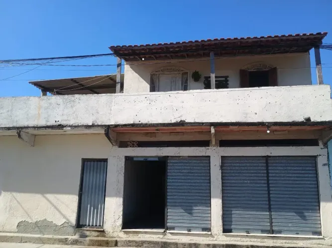 2 lojas com 30 metros cada loja e 1 casa Sepetiba 2 Quartos sala cozinha banheiro área s