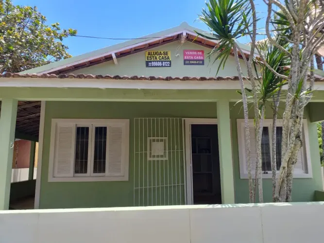 ALUGA-SE CASA EM SANTA CLARA