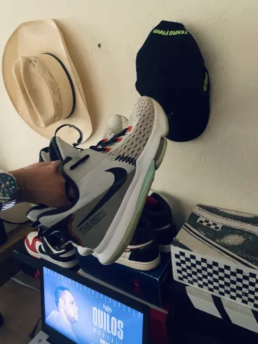 lebron witness V OG