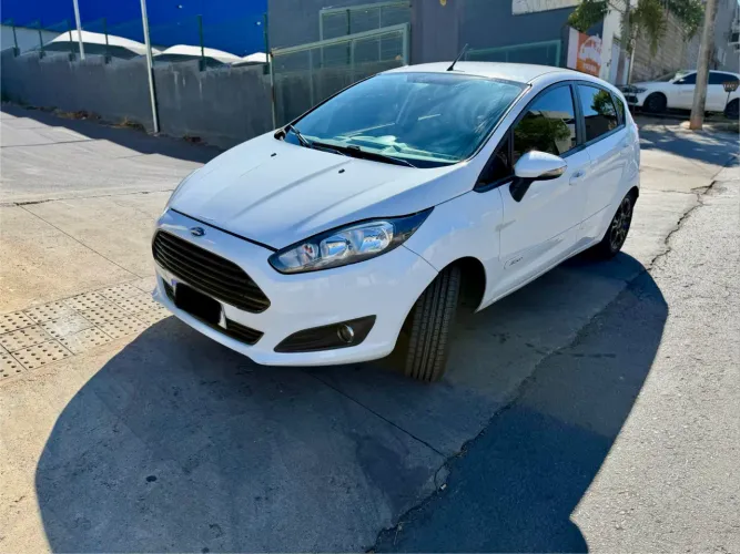 Ford Fiesta 1.6 16V Flex Aut. 5P 2016