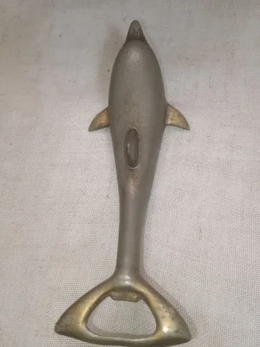 Antigo Abridor, Fechador e Quebra-Nozes Golfinho - Década de 60 / Metal Maciço