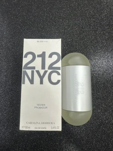 Na caixa perfumes tester