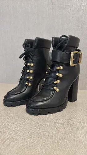 Bota SCHUTZ - NOVA
