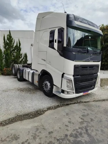 Caminhão volvo