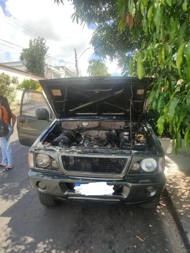 Mitsubishi L200 GLS 2.5 4X4 CD Diesel 2002