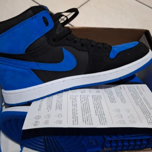 Nike Air Jordan 1 Retro High OG na colorway "Royal Reimagined" Camurça Premium