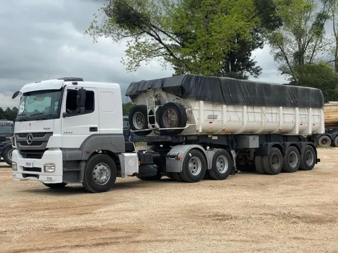 CONJUNTO MB AXOR 2544 6X2 2018 + CARRETA BASCULANTE GUERRA 3 EIXOS 25 M³ 2007 REPASSE