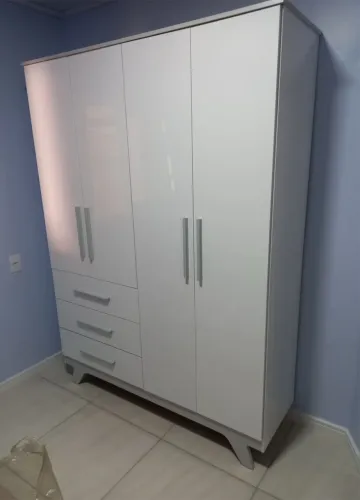 Guarda roupa infantil 