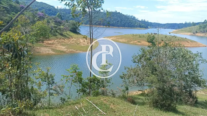 Sítio de 4 Alqueires Pé na Agua Paraibuna/SP