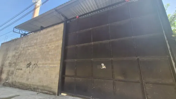 Galpão para alugar com 960m² em Vila Rosali - São João de Meriti - RJ
