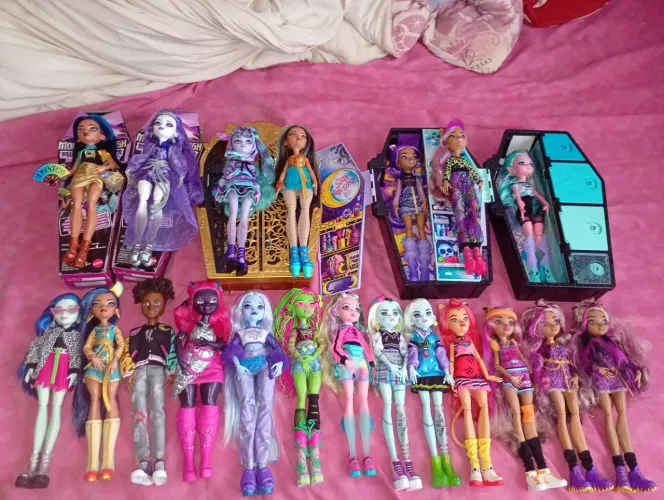Monster high lote com 20 bonecas - ler a descrição