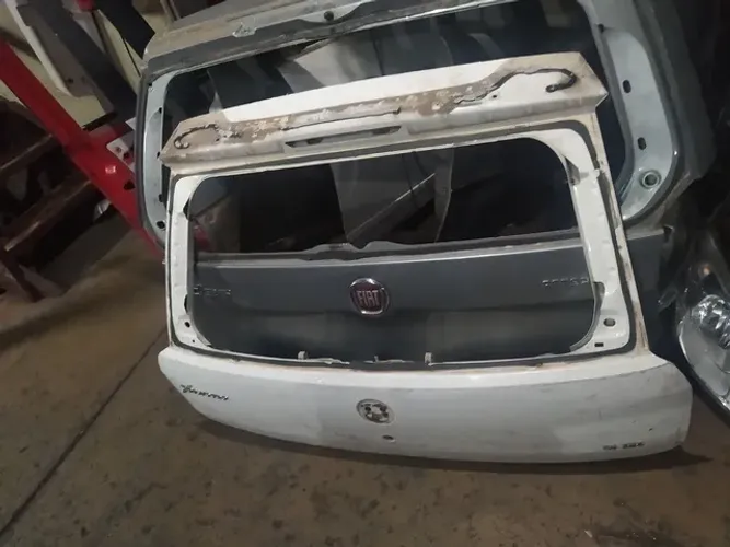 Tampa traseira Fiat punto
