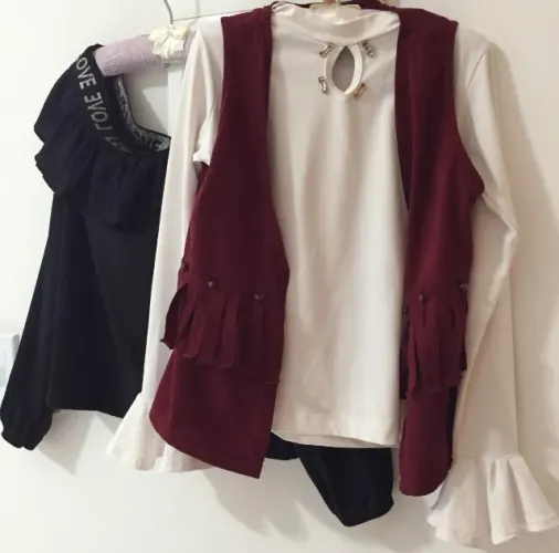 Pacotinho 2 Blusas e 1 Colete_Tam.10