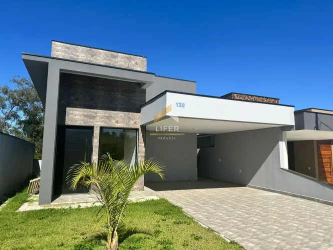 CASA À VENDA EM LOUVEIRA/SP.
