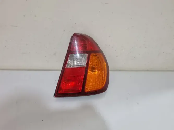 Lanterna direita Clio Sedan 2001/2002/2003/2004