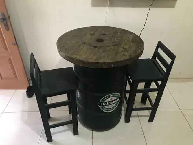 Bistro Barril com Cadeiras 