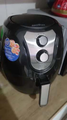 Air fryer Seminova perfeito estado 110V  tag guarda roupa armário sofá cama