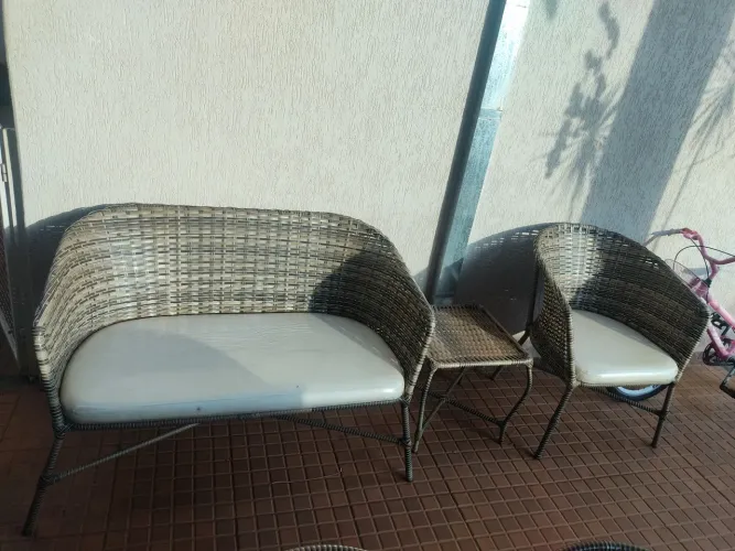 Conjunto namoradeira e poltrona 