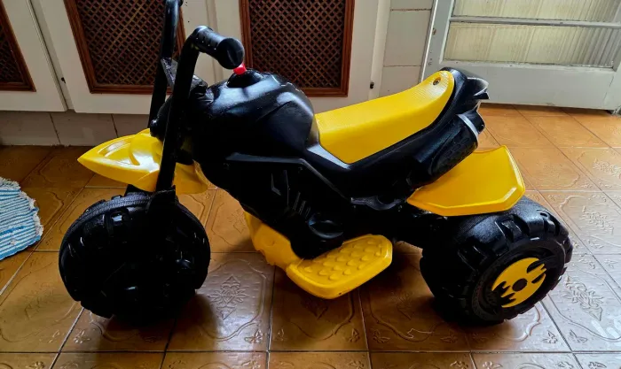 Moto eletrica infantil
