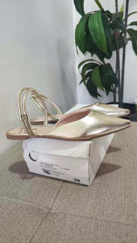 Preço de Desapega Mule 36 Dourado Metalizado Feminino Novo Bico Fino Sandália Elegante