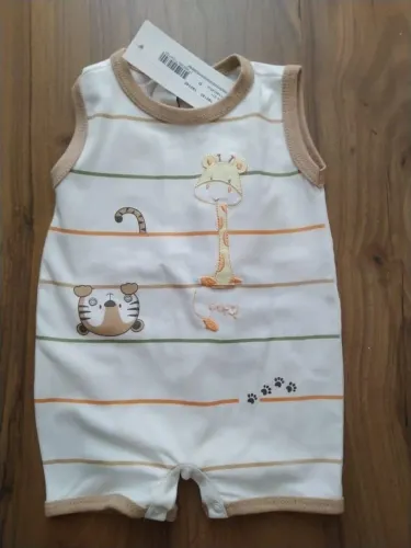 Roupa de bebê com bordado de bichinhos tamanho P (Novo)