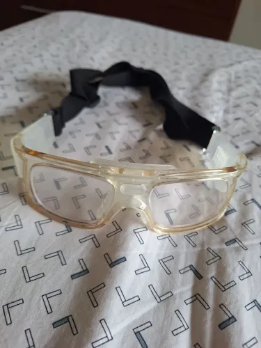 Óculos esportivo