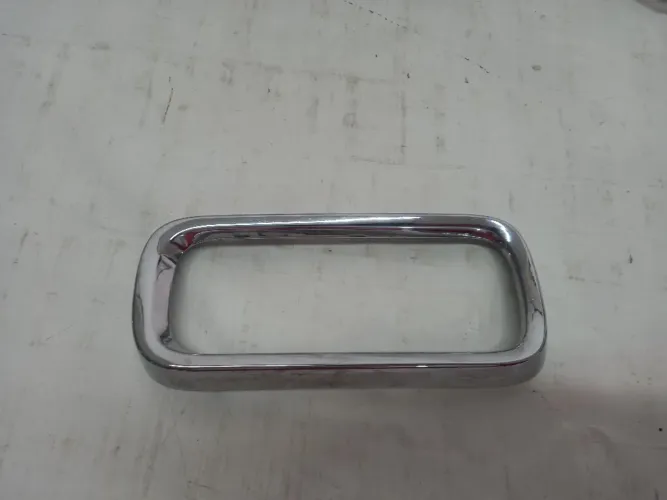 Moldura Grade Friso Cromado Jeep Renegade 16 Original Usado