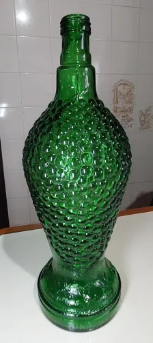 Garrafa de vidro verde estilo grape