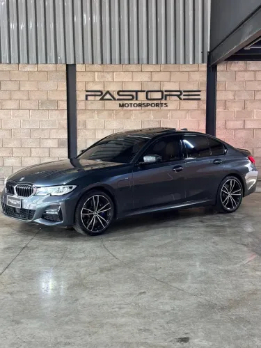 BMW 330E M Sport 2.0 Turbo Híbrido AU 2021